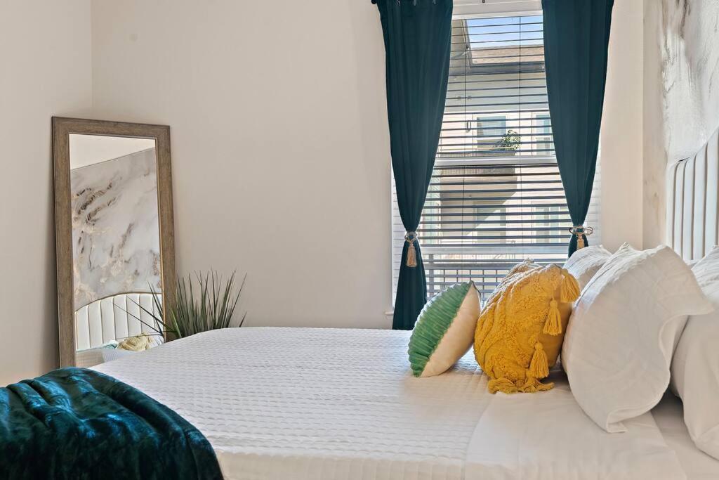 The Emerald Escape Apartment